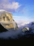 Winter Fog Surrounding El Capitan  Yosemite National Park  California  USA