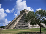 El Castillo Pyramid at Chichen Itza  Unesco World Heritage Site  Yucatan  Mexico  North America