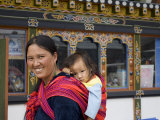 Bhutanese Mother and Child  Trongsa Dzong  Trongsa  Bhutan