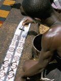 Printing Kente Cloth  Kumasi  Capital of the Ashanti Kingdom  Ghana  West Africa  Africa