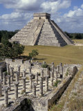 One Thousand Mayan Columns and the Great Pyramid El Castillo  Chichen Itza  Mexico