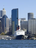Qe2 in Sydney Harbour  New South Wales  Australia