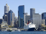 Qe2 in Sydney Harbour  New South Wales  Australia