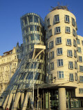 Exterior of the Dancing House at Rasinovo Embankment  Nove Mesto  Prague  Czech Republic