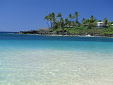 Waimea Bay on the North Shore  a Surfing Mecca  Oahu  Hawaiian Islands