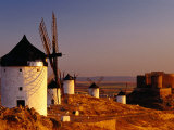 Windmills and Castle of Cresteria Manchega at Sunrise  Consuegra  Castilla-La Mancha  Spain