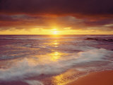 Sunset Cliffs Beach on the Pacific Ocean at Sunset  San Diego  California  USA