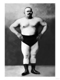 Bodybuilder in Hands on Hips Pose