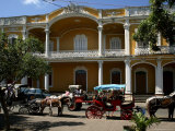 Carriages in Parque Central  Granada  Nicaragua  Central America