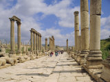 The Colonnaded Street  Cardo Maximus  in the Roman Ruins  Jerash  Jordan