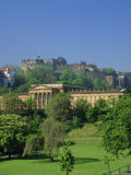 Edinburgh Castle and National Gallery  Edinburgh  Lothian  Scotland  UK  Europe