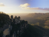 The Three Sisters from Echo Point  Katoomba  the Blue Mountains  New South Wales  Australia