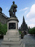 Statue of David Livingstone and the Cathedral  Glasgow  Scotland  United Kingdom  Europe