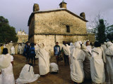Pilgrims at the Easter Festival  St Mary of Sion  Axoum (Axum)  Tigre  Ethiopia