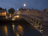 Half Penny Bridge Over Liffey River  Dublin  County Dublin  Republic of Ireland