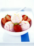 Strawberry Yoghurt Ice Cream with Honey Sauce