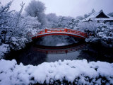 Bridge in Sinsen-En Garden in Snow  Kyoto  Japan