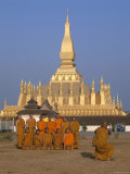 Great Stupa  Monks  Vientiane  Laos