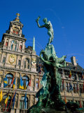 Brabo Fountain and Town Hall  Antwerp  Eastern Flanders  Belgium