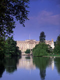 Buckingham Palace and St James Park  London  England