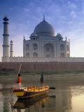 Gondola in Front of Taj Mahal  Agra  India