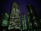 High-Rises Fill Tokyos Shinjuku District