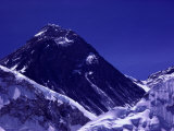 A Scenic View of Mount Everest