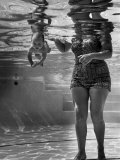 World's Youngest Swimmer Julie Sheldon  9 Weeks Old  Swimming Underwater