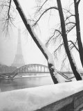 Heavy Snow Around the Eiffel Tower