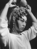 Sung Dynasty Leading Actress Wang Kum Oi Holding Her Head Gear During the Live Performance