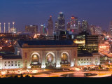 Union Station (b1914) and Kansas City Skyline  Missouri  USA
