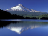 Mt Hood Reflected in Trillium Lake  Oregon  USA