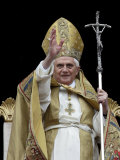 Pope Benedict Xvi Delivers His ''Urbi Et Orbi'' Message