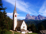San Giacomo Church and Sassolungo Range Across Val Gardena  Dolomiti Di Sesto Natural Park  Italy