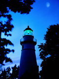 Marblehead Peninsula Lighthouse at Dawn  Lake Erie  Marblehead  United States of America
