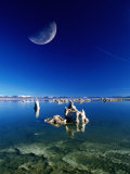 Moon Over Tufa Formations  Mono Lake Tufa State Reserve  Mono Lake  USA
