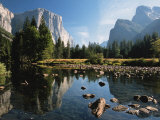 Valley View of El Capitan  Cathedral Rock  Merced River in Yosemite National Park  California  USA