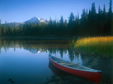 Canoe in Sparks Lake  Broken Top Mountain in Background  Cascade Mountains  Oregon  USA