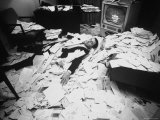 TV Star Merv Griffin Buried in Fan Mail Received When Network Cut His Program Due to Poor Ratings