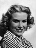 Excellent Close Up Portrait of Movie Actress  Grace Kelly