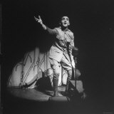 Songwriter Irving Berlin Performs a Number in London Premiere of His Show  "This is the Army"