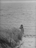 Jacqueline Kennedy  Wife of Dem Candidate  Walk Along Beach Near Kennedy Compound on Election Day