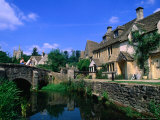 Historic Bridge and Riverfront Houses  Castle Combe  United Kingdom