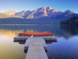 Canoe on Pyramid Lake