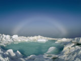 A Strange Halo Appears on the Horizon of the Icy Arctic Environment