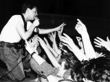 Scottish Pop Group Simple Minds  Still Sell out All Tickets for Theit New UK Tour Within 24 Hours