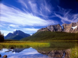 Waterfowl Lake and Rugged Rocky Mountains  Banff National Park  Alberta  Canada