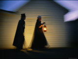 Ghostly-Looking Reenactors Take a Twilight Walk