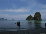 Small Islands Beckon Boaters to Come Ashore