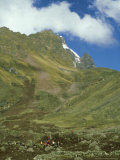 Quechuan Indians Working in Fields  Cusco  Peru